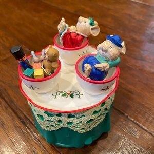 Vintage Enesco Christmas mice music box